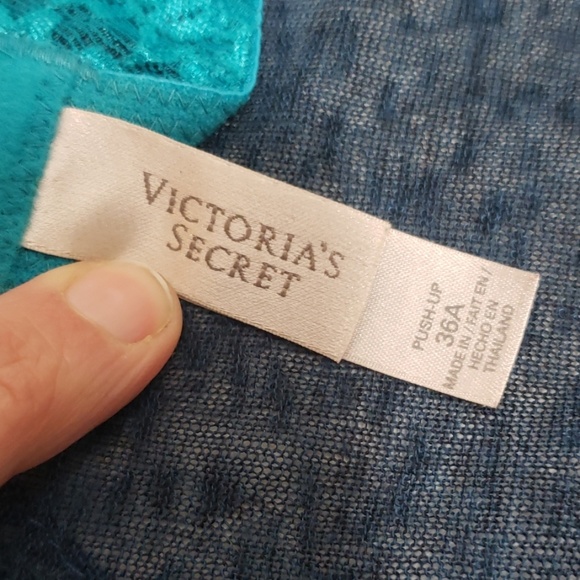 Turquoise Victoria's Secret Pushup Bra with  Lace - Picture 7 of 7